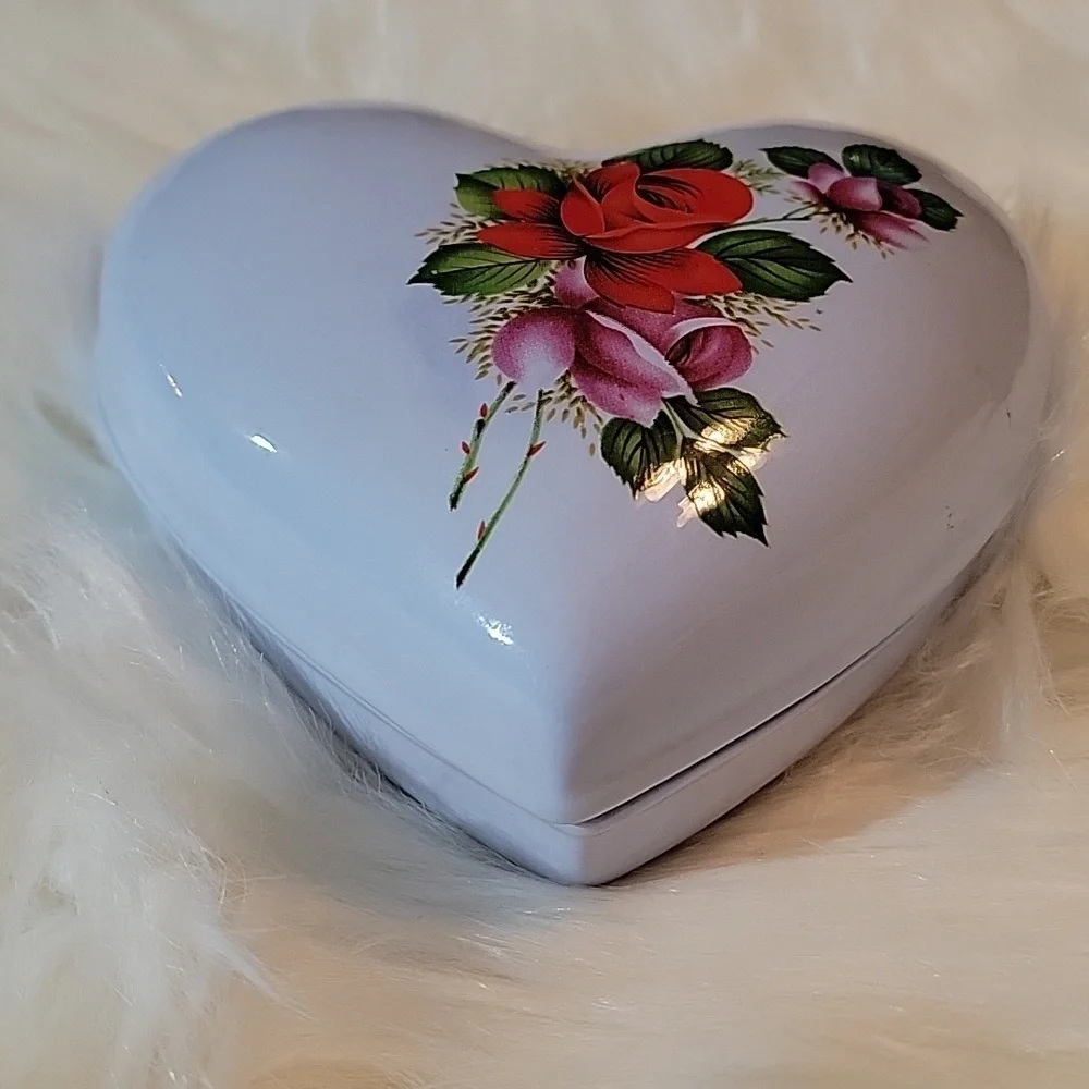 Ceramic Rose Heart Shaped Trinket Jewelry Box